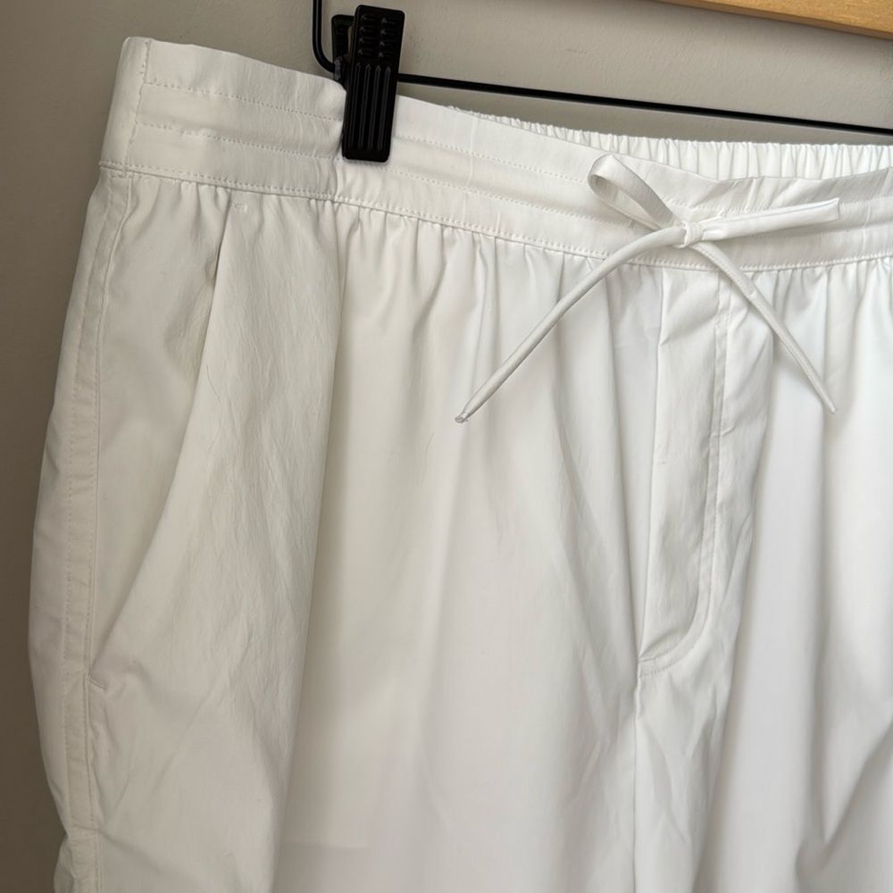 Athleta White Drift Mid Rise Poplin Bermuda Short - Picture 6 of 8